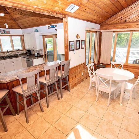 Wl933, Tale Of The Whale- Oceanfront, Private Beach Access, Gas Fireplace, Ocean Views Corolla Eksteriør billede