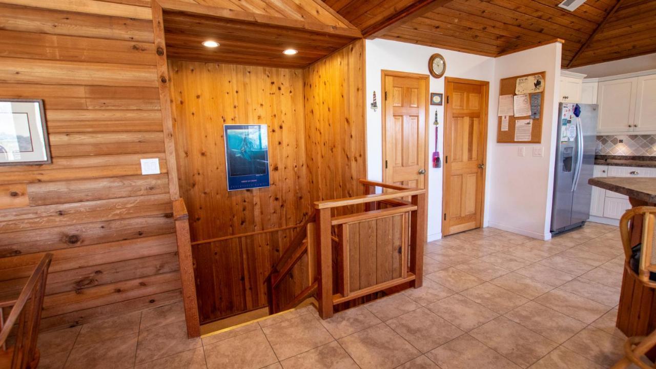 Wl933, Tale Of The Whale- Oceanfront, Private Beach Access, Gas Fireplace, Ocean Views Corolla Eksteriør billede