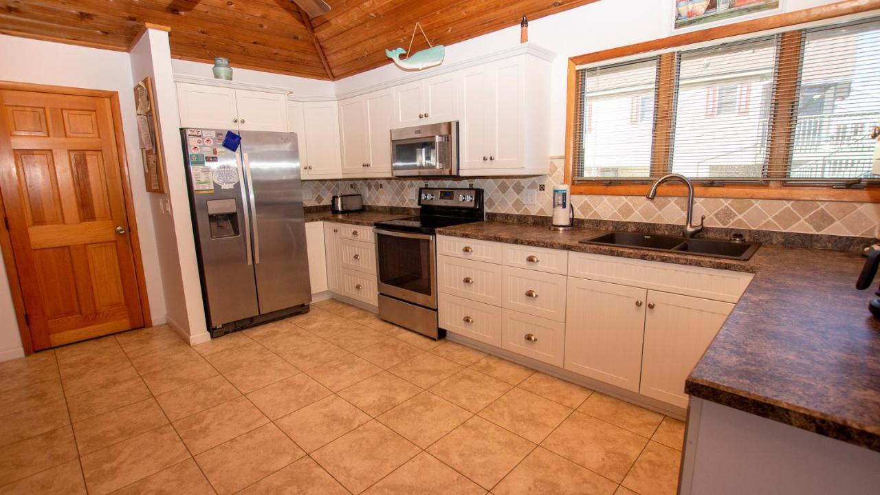 Wl933, Tale Of The Whale- Oceanfront, Private Beach Access, Gas Fireplace, Ocean Views Corolla Eksteriør billede